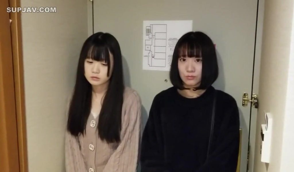 FC2-PPV-4823896 ※1/9まで90％OFF※【超神回/3P】超超どストライク！清楚な売れっこアイドル×童顔アパレル店員と3P性教育SEX！