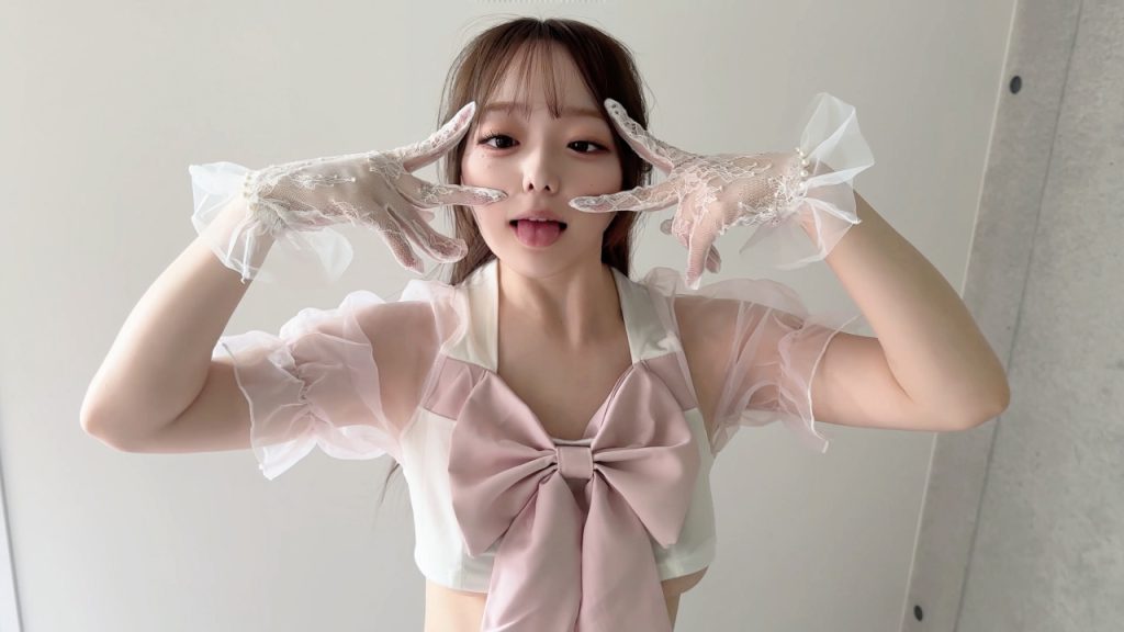 FC2-PPV-4841527※即削除※“あの”現職Hカップ爆乳アイドル１８才。ライブで実際に着用した衣装で残された生中出し私的記録映像。※90分超え7\.4GB原盤特典