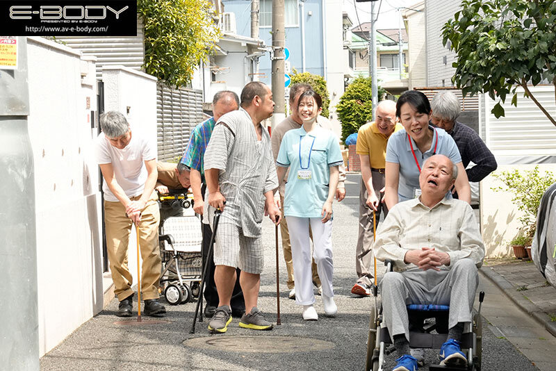 優しくて断れない人妻介護士は 真っ白な女体を高齢者に貪られ… 濃厚こってり計16P乱交 柏木ふみか 10枚目