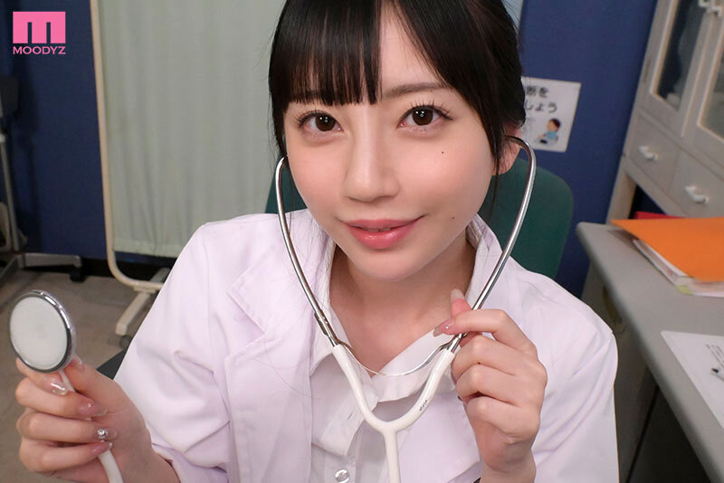 町で名医と評判な女医の完全主観ド痴女診察 ナースにできないオシゴト 七沢みあ 1枚目