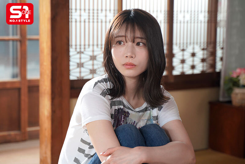 8月26日 花火大会の夜 ずっと両片想いだった僕らは結ばれ 十数年分の’好き’をぶつけ合うように身体を貪り合った 河北彩伽 1枚目