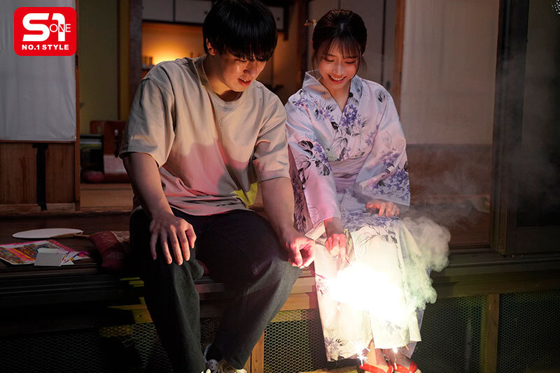 8月26日 花火大会の夜 ずっと両片想いだった僕らは結ばれ 十数年分の’好き’をぶつけ合うように身体を貪り合った 河北彩伽 10枚目