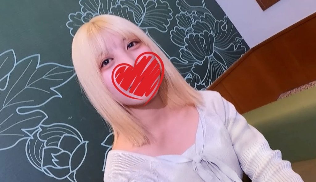 FC2-PPV-4870346 A〇のCMのあのコに激似♡好きでもない彼氏と同棲生活中『この動画が彼氏にばれたら別れるきっかけになります（笑）』唾液飲みからのイラマで中出し♡