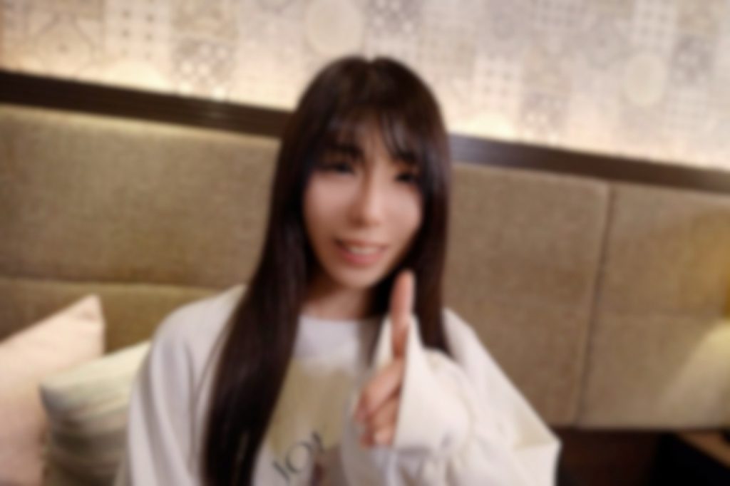 【初撮り】経験人数1人の激レアさん、ハメ撮りしちゃいました。大人しそうな見た目なのにドMは反則です。イラマに中イキ潮吹きしちゃう変態でした。