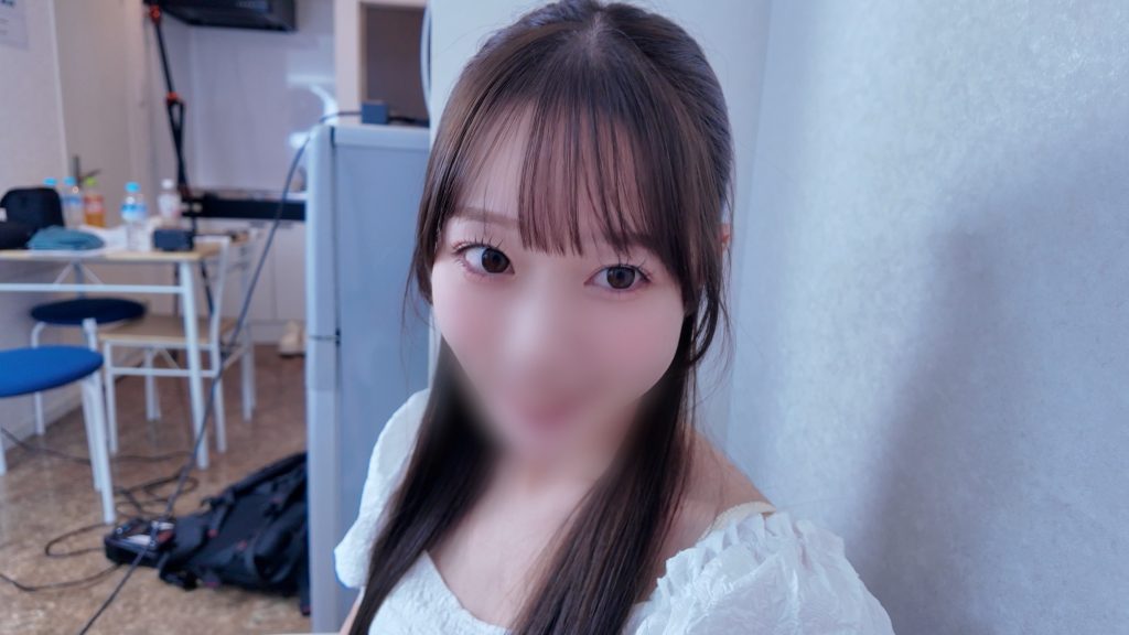 FC2 PPV 4964469【無・大量中出し】殿堂入りのSSS級白肌清楚19歳ゆいちゃん。シャバに出たばかりの50代巨根オジサンに欲情されキツキツのピンクマンコにオジサンの濃厚精液を大量に注ぎ込まれ種付けされる…