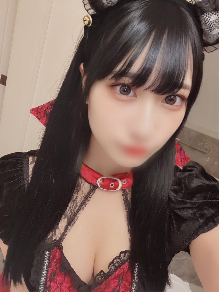 FC2 PPV 4965021【期間限定で復活！】黒髪美女しおりちゃんが初コスプレで巨根を堪能！Gカップへと成長した美女に人生初顔射！
